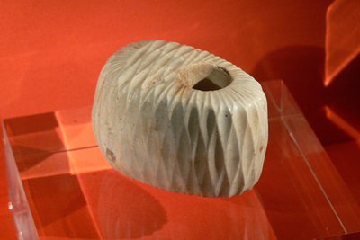 NMW_-_Keulenkopf.jpg (80.65 KiB) 47555 mal betrachtet The Maesmor mace-head Quelle: http://de.wikipedia.org/wiki/Feuerstein;